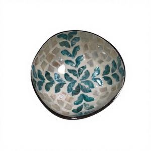 Bol décoratif artisanal minimaliste en coquille de noix de coco naturelle incrustée, écologique et non toxique, idéal pour les boutiques de cadeaux et la décoration intérieure - Product Image 1