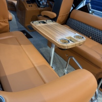 Bateau ponton en fibre de verre certifié CE de 22 pieds, yacht de luxe sportif 2026 pour les loisirs en famille