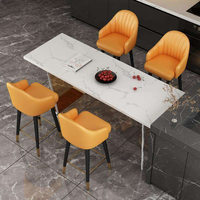 Tabouret de bar haut minimaliste moderne à dossier et quatre pieds en métal, style luxe léger, pour événements, bars, réceptions et caisses.