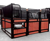Écurie pour chevaux en panneaux de bambou robustes OEM ODM avec mangeoire