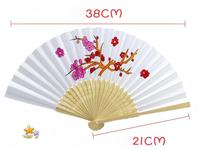 Vente en gros Mini grands éventails pliants électriques rechargeables personnalisables en bambou pour les mariages Artisanat en bambou du Nouvel An