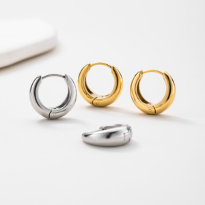 Pendientes de Aro en Forma de <span class=keywords><strong>C</strong></span>, Minimalistas y Modernos, Hipoalergénicos, de Acero Inoxidable, Resistentes al Agua, Chapados en Oro de 18k, No se Deslustran - Product Image 5