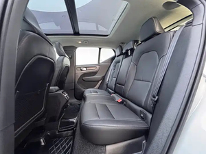 1. SUV <span class=keywords><strong>XC40</strong></span> B4 Luxury 2023 Usado, Tracción en las Cuatro Ruedas, Listo para Exportar, Informe de Inspección Completo, Verificación de VIN Disponible, CIF DDP - Product Image 6