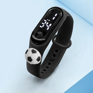 Montre électronique sportive <span class=keywords><strong>pour</strong></span> étudiants LED, résistante à l'eau, écran tactile, affichage numérique de football - Product Image 2