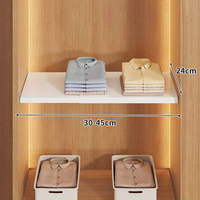 Planche de rangement rétractable sans perçage pour l'extension de l'espace de rangement de la garde-robe et la classification bien organisée des vêtements pliés