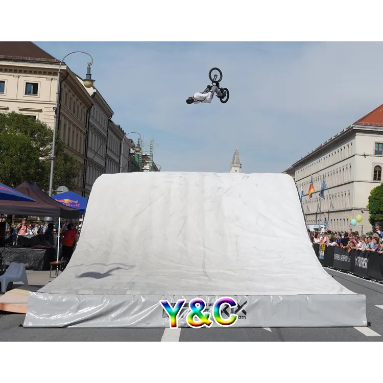Guangzhou customized fmx mtb bike landing airbag freestyle stunt jump air bag pour bmx for advertising