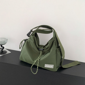 2024 diseñador nuevo bolso <span class=keywords><strong>de</strong></span> <span class=keywords><strong>mensaje</strong></span> <span class=keywords><strong>de</strong></span> <span class=keywords><strong>tela</strong></span> <span class=keywords><strong>de</strong></span> nailon <span class=keywords><strong>de</strong></span> gran capacidad para mujeres Chicas lindas bolso <span class=keywords><strong>de</strong></span> hombro <span class=keywords><strong>con</strong></span> cordón simple para deporte - Product Image 1