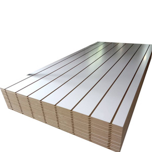 <span class=keywords><strong>Panneau</strong></span> Slatwall en panneaux de fibres haute densité MDF fendus en mélamine noire blanche de 18mm - Product Image 1