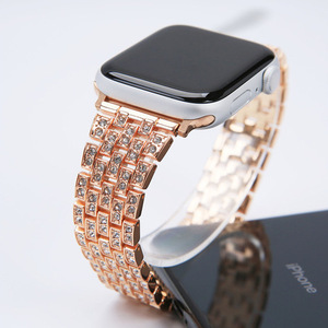 Bracelet de <span class=keywords><strong>montre</strong></span> intelligente en métal brillant avec diamants de luxe Upro pour Apple Watch, compatible avec les charms, pour femmes, compatible avec les modèles Iwatch 8, 7, 6, 5. - Product Image 4