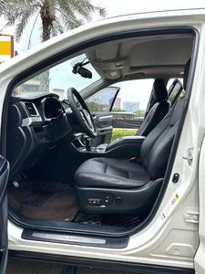 รถ SUV ปี 2015 ขับเคลื่อนสี่ล้อ เบาะหนัง ภายในสีเข้ม ยาง R19 หลังคาซันรูฟแบบพาโนรามา 7 ที่นั่ง - Product Image 3