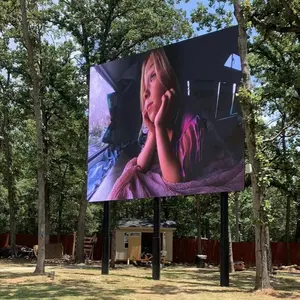 Lecede dış mekan reklam billboard standı