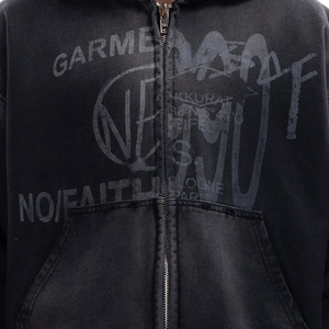 ผู้ผลิต OEM เสื้อฮู้ดดี้ผู้ชายแบบมีซิป ผ้าคอตตอนเทอร์รี่ พิมพ์ลายกราฟิกแบบย้อมสีเอซิด สไตล์ Y2K ดีไซน์ขาดๆ แบบกรันจ์พังก์ ไม่มีเชือกผูก - Product Image 5