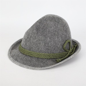 Cappello Bavarese in Feltro per Oktoberfest, Feste Invernali e Occasioni Casual - Product Image 3