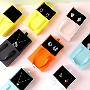 PackFancy Großhandel individueller Logodruck Schmuckschatullen mit Bandgriff Schmuck Geschenkboxen Ohrring Halskette Armband Ring Schatullen