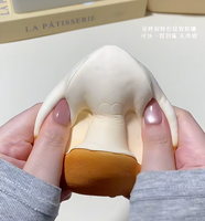 Jouet anti-stress Zoey Triangle Egg White Squishy, jouet à presser en forme de visage mignon, jouet sensoriel pour cadeau