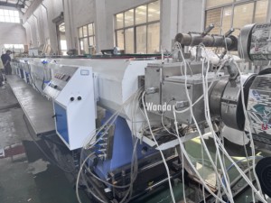 Ligne <span class=keywords><strong>de</strong></span> production <span class=keywords><strong>de</strong></span> plaques marines en PE haute capacité pour la Chine, machine <span class=keywords><strong>de</strong></span> fabrication <span class=keywords><strong>de</strong></span> plaques marines en HDPE, ligne <span class=keywords><strong>de</strong></span> production <span class=keywords><strong>de</strong></span> plaques marines en PE - Product Image 4