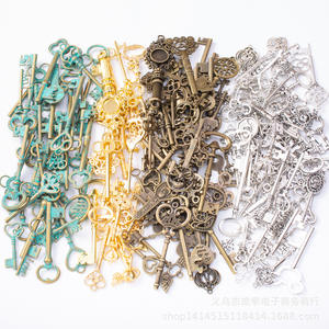 Divers pendentifs vintage Charms Mix pour <span class=keywords><strong>la</strong></span> fabrication de bijoux DIY Chapeau Sac Tasse Vin Lettre Paix Trèfle Musique Nourriture Série Key Charms Tags - Product Image 1
