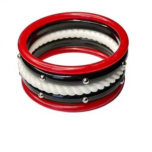 Nouveau bracelet en résine vintage au design élégant, bracelet sculpté, bijoux faits à la main, bijoux de mode, anniversaire de mariage pour femmes - Product Image 2