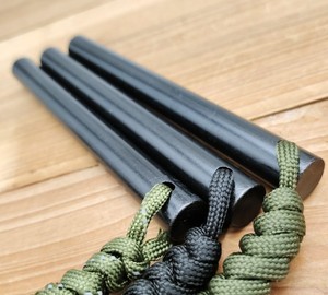 <span class=keywords><strong>Cuerda</strong></span> Paracord Mango hecho a mano Arrancador de fuego Flint Encendedor de supervivencia de emergencia - Product Image 2