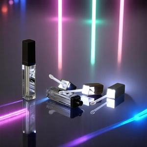 Brillant à lèvres en plastique LED avec couleur personnalisé-OEM Cosmétique - Product Image 4