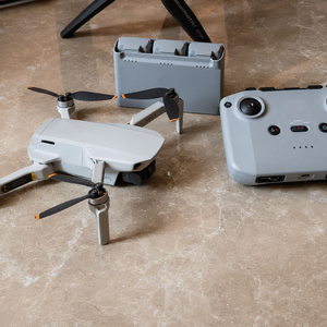 โดรนกล้องขนาดเล็ก 4K / GPS / 249 กรัม / ระบบกันสั่น Gimbal หลบหลีกสิ่งกีดขวาง ถ่ายภาพทางอากาศระยะไกล สำหรับ <span class=keywords><strong>Mini</strong></span> 2; สภาพเหมือนใหม่ 99% - Product Image 6