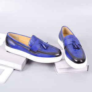 Mocasines de cuero genuino azul para hombre, con punta redonda, decorados con borlas, cómodos, para todas las estaciones, zapatos casuales de moda - Product Image 4