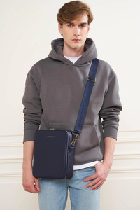 Logo personnalisé Oem Odm sacs de luxe en cuir pour hommes de haute qualité pour les voyages en plein air sac à bandoulière en cuir imperméable <span class=keywords><strong>bleu</strong></span> <span class=keywords><strong>marine</strong></span> pour hommes - Product Image 4