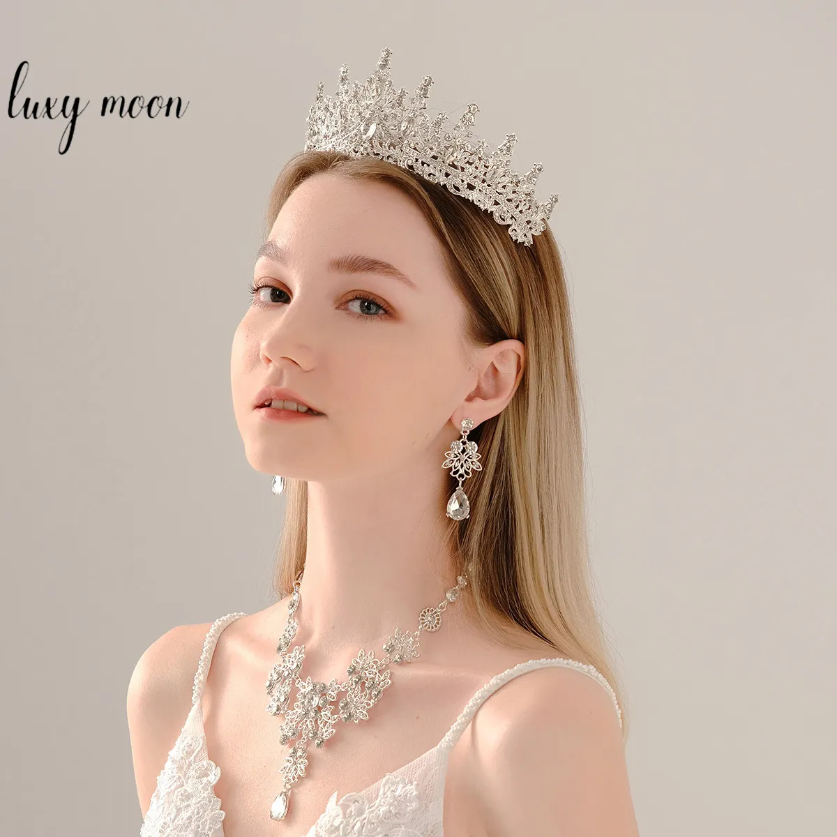 Wholesale Jewelry Set Bridal Necklace Earrings Crown 3pcs Luxury Wedding Dress Dinner Accessories NE885