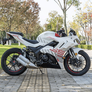 Moto sportive DK400 400cc avec écran TFT, projection, bicylindre, refroidissement par eau, ABS, performances élevées - Product Image 1