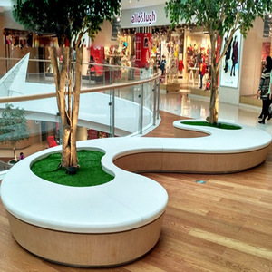 Base Curva Resistente a la Intemperie con Acabado de Madera y Maceteros Florales para Uso Comercial en Exteriores, Ecológica y Duradera - Product Image 2