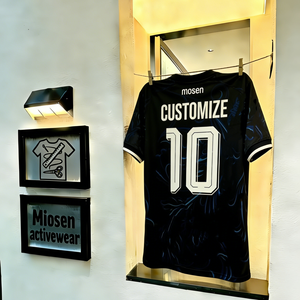 Camiseta <span class=keywords><strong>de</strong></span> la Selección <span class=keywords><strong>Argentina</strong></span> para la Copa Mundial 2026, Diseño Fileteado Azul con Espiral, Personalizable con Nombre y Número - Product Image 1