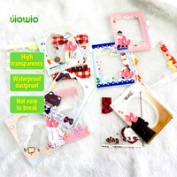 Porte-badge personnalisé UIOWIO, fournitures pour fans, sac à bonbons imperméable en forme de badge, protège-badge, sac de présentation, porte-badge en PVC, porte-sac à dos