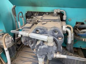 Excavatrice sur chenilles hydraulique Kobelco SK60 d'occasion, modèle 2024, 6 tonnes, bon état, pour construction, agriculture, terrassement, moteur, pompe, boîte de vitesses - Product Image 6