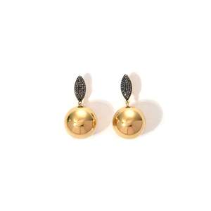 Boucles d'oreilles pendantes tendance en acier inoxydable 316L plaqué or PVD, durables et résistantes - Product Image 1