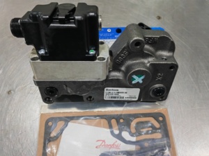 Repuestos de Bomba Hidráulica KVEBB1802, Control de Desplazamiento Eléctrico KVEB para Bombas Serie 90, Bomba Hidráulica KVEBB1802 Eléctrica - Product Image 6