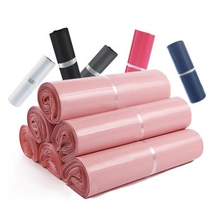 Sacs d'expédition écologiques YC en polyéthylène rose pour vêtements, sacs personnalisés en gros, emballages recyclés pour vêtements, sacs d'expédition - Product Image 1