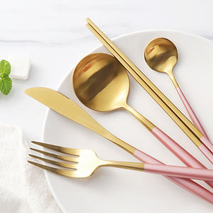 Juego de cubiertos de lujo nórdico, cubiertos de oro rosa portugués para bistec, 24 Uds., cubiertos que incluyen tenedor, palillos de madera para el hogar - Product Image 6