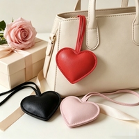 PU lederen hartvormige tas charme sleutelhanger handgemaakte hartvormige tas hanger decoratief ornament voor tas portemonnee accessoire Valentijn cadeau