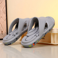 Chaussons de récupération sportifs ergonomiques pour hommes avec soutien de la voûte plantaire et semelle épaisse pour le soulagement post-exercice
