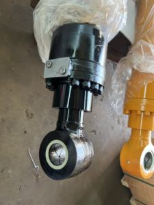 Cilindro Idraulico Benna Braccio per Komatsu PC25-1, PC220, PC220-7, PC300-7, PC300-8, PC300-8MO, PC360-10, PC360LC-10, PC400LC-7, PC200-8 - Product Image 5