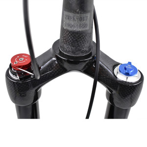 <span class=keywords><strong>Fourche</strong></span> en carbone Mtb <span class=keywords><strong>26</strong></span> 27.5 <span class=keywords><strong>Fourche</strong></span> à suspension 29 <span class=keywords><strong>pouces</strong></span> <span class=keywords><strong>Fourche</strong></span> à suspension pneumatique - Product Image 3