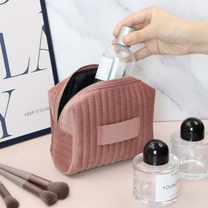 Bolsa de Maquillaje de Terciopelo de Gran Capacidad, Neceser de Viaje Suave con Cremallera, Organizador de Almacenamiento de Artículos de Tocador - Product Image 4