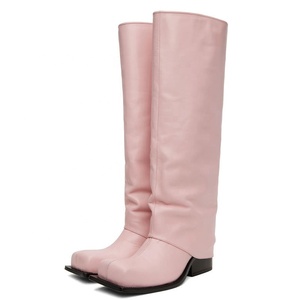 Botas altas de tacón grueso clásicas para mujer con punta cuadrada y diseño de pantalón, de ajuste ancho y estilo superpuesto - Product Image 1