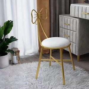 Silla Moderna de Aleación de Aluminio de Lujo para Hotel, con un Elegante Respaldo en Forma de Mariposa y un Asiento Suave y Acogedor. - Product Image 4
