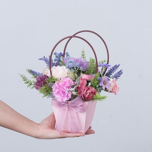 Panier de fleurs artificielles Yunqi, œillets et roses, décoration murale, accessoires pour la maison et les mariages CF01406 - Product Image 2