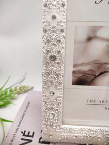 Cadres photo décoratifs pour la maison, élégants et raffinés, en divers matériaux, à prix d'usine - Product Image 3