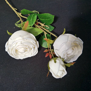 Fleurs artificielles en soie à 3 têtes, effet toucher réel, pour décoration élégante de la maison et des mariages - Product Image 5