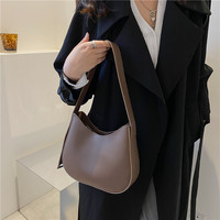 Sac tendance 2024 Sac à main personnalisé de haute qualité en cuir PU Sac à main pour femmes Grand sac fourre-tout Chaîne de verrouillage Sacs à bandoulière