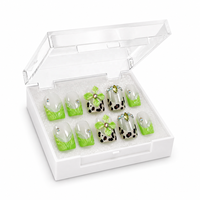 Ongles artificiels réutilisables en gel souple avec motifs floraux et accents léopard, faux ongles à presser avec strass