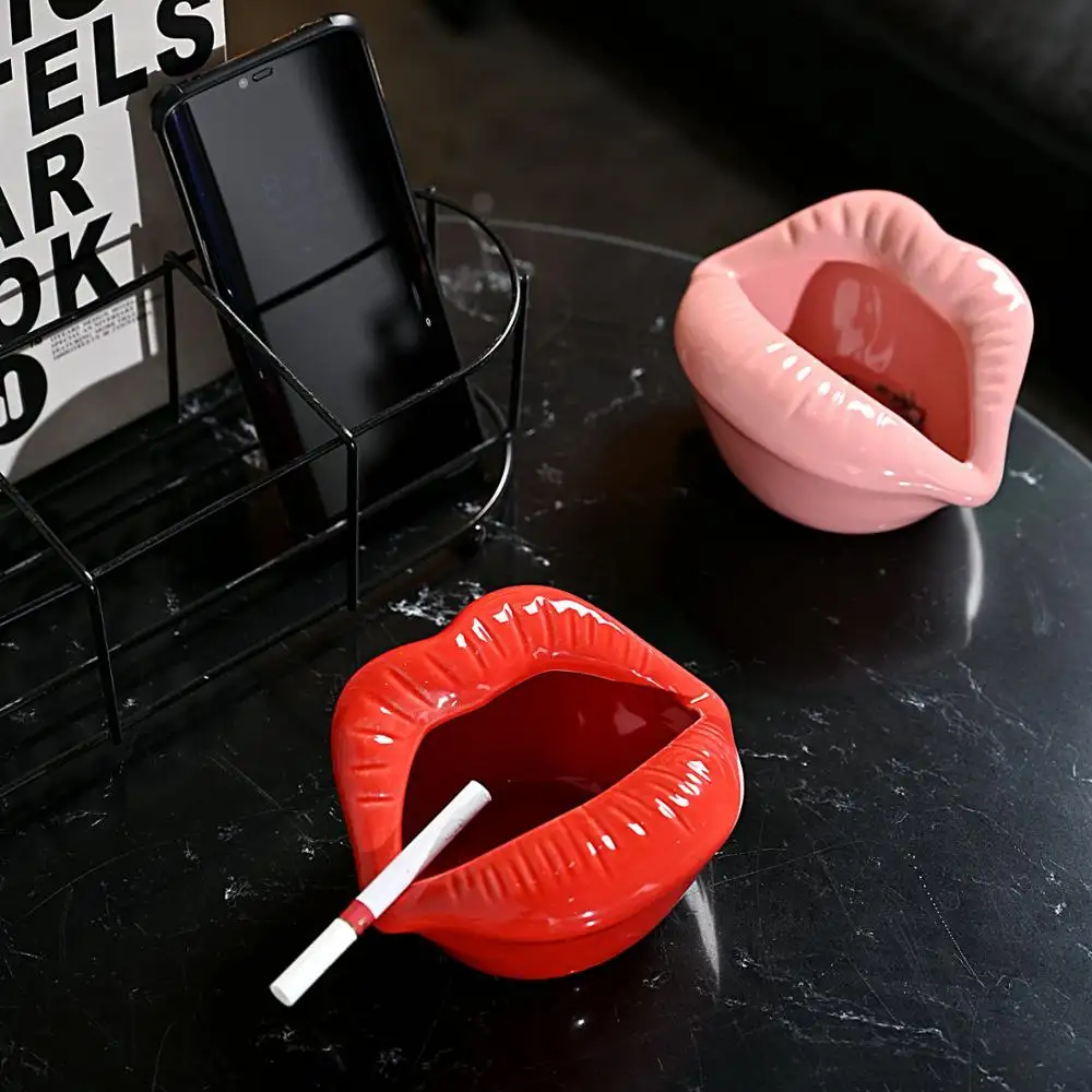 מעוצב בהתאמה אישית קרמיקה מודרנית מאפרה מצוירת ביד סקסית לשפתיים עישון אביזר ללא עשן בסגנון לבית קופסא